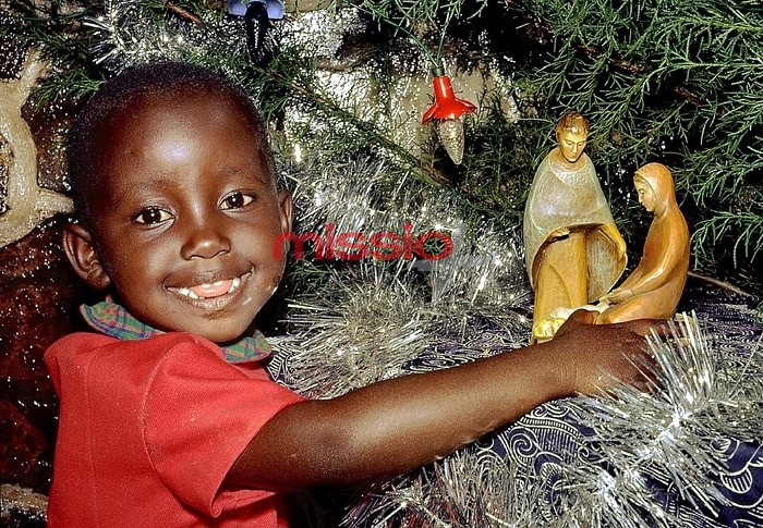 MI_17043 Burundi, Bujumbura, Kind am Weihnachtsfest