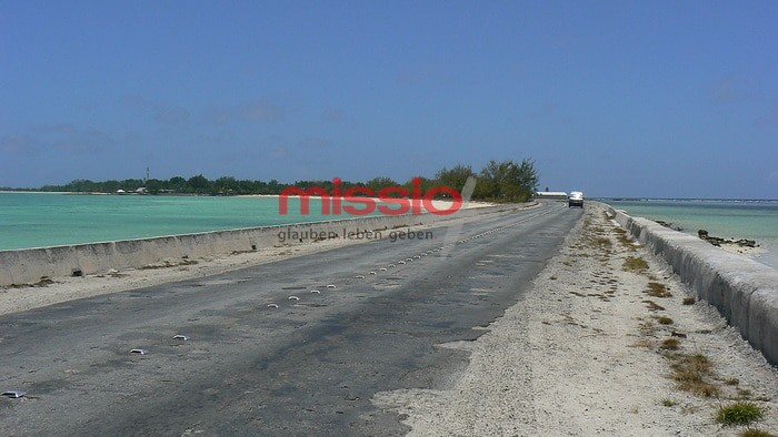 MI_25589 Kiribati, Tarawa, Dammstraße