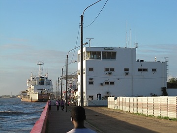 Mosambik, Straße am Hafen