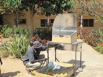 Senegal 2011, solarbetriebene Kochstelle